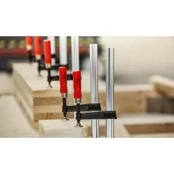 Стяга винтова чугунена с дървена ръкохватка, TKPN250BE, BESSEY
