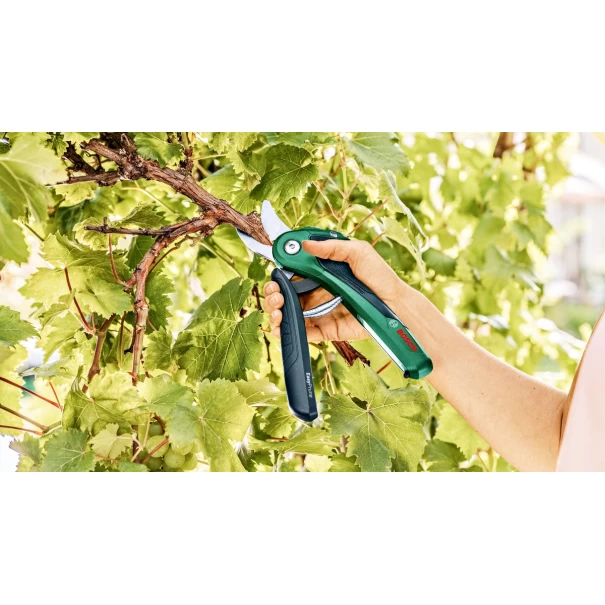 Акумулаторна ножица EasyPrune 3,6V, 1x1.3Ah + USB кабел, 06008B2102, BOSCH