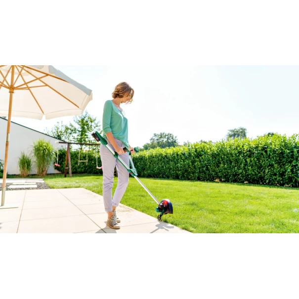 Акумулаторен тример за трева UniversalGrassCut 18V-260, 1x2.0Ah + AL 1810 CV, 06008C1D03, BOSCH