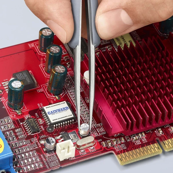 Пинсета прецизна неръждаема с гумирана дръжка ESD 123mm, 92 21 10 ESD, KNIPEX