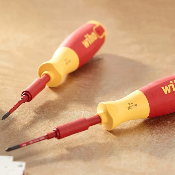 Отвертка с магазин за битове LiftUp electric Phillips, PlusMinus/Pozidriv, плоска с 6 slimBits, 38611, WIHA