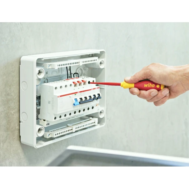 Отвертка кръстата SoftFinish® изтънена slimFix Pozidriv, PZ 1 x 80 mm, 39566, WIHA